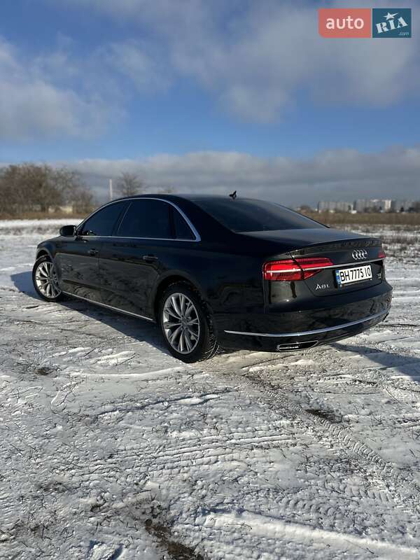 Седан Audi A8 2017 в Одесі