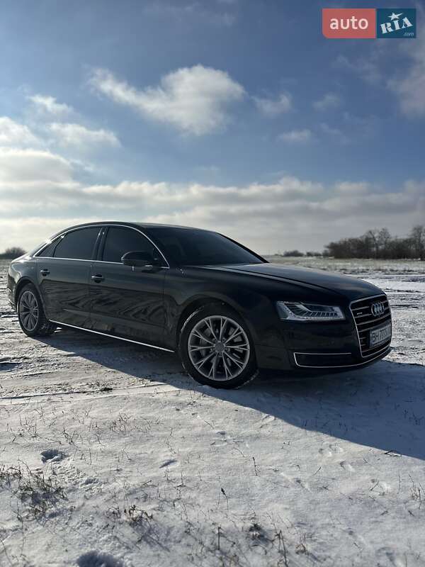 Седан Audi A8 2017 в Одесі