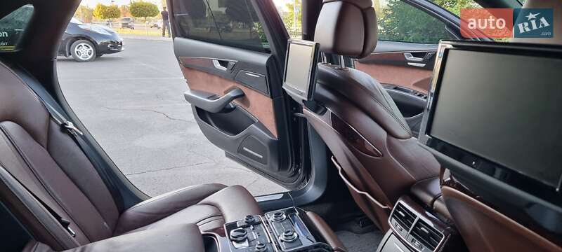 Седан Audi A8 2014 в Кривому Розі