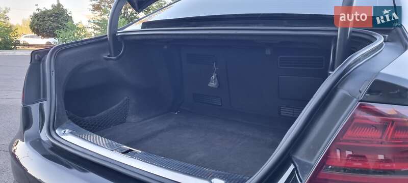 Седан Audi A8 2014 в Кривому Розі