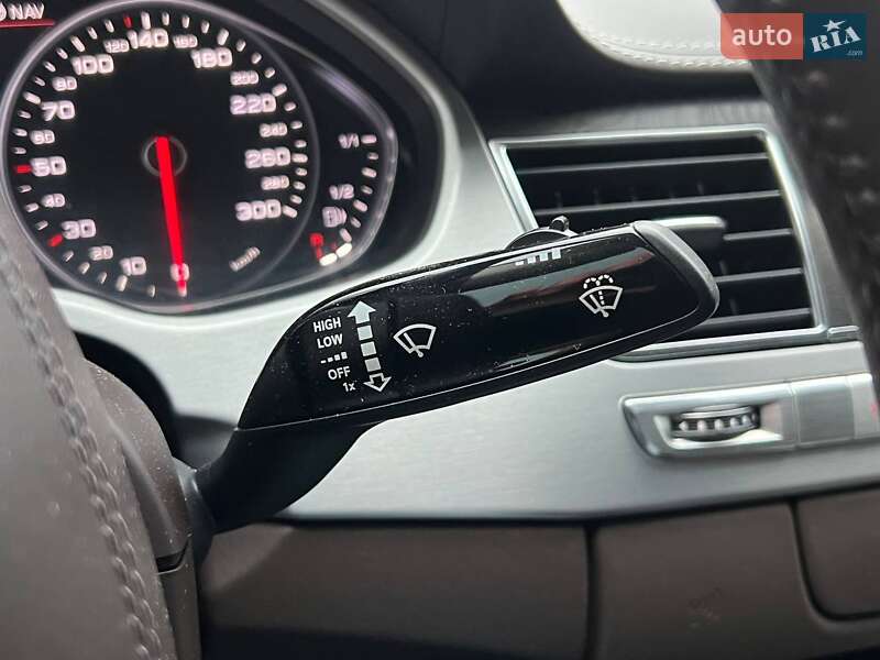 Седан Audi A8 2012 в Киеве