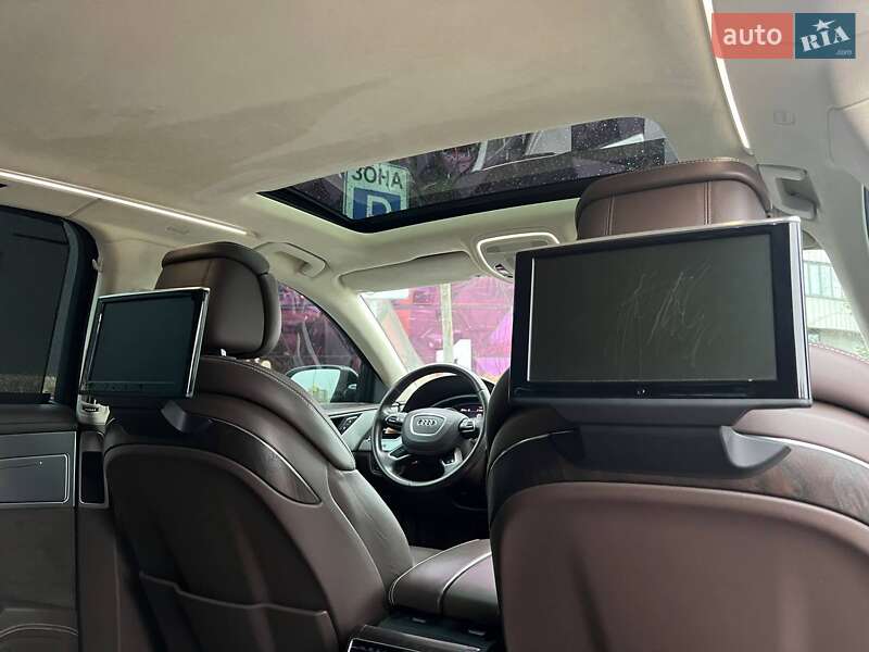 Седан Audi A8 2012 в Киеве