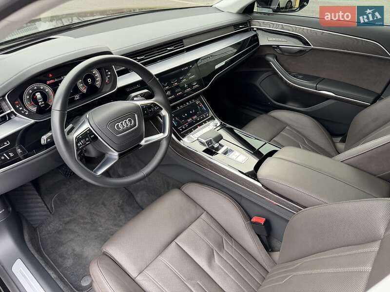 Седан Audi A8 2022 в Києві