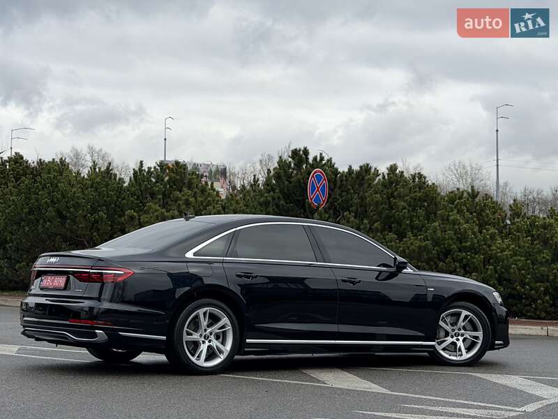 Седан Audi A8 2022 в Києві