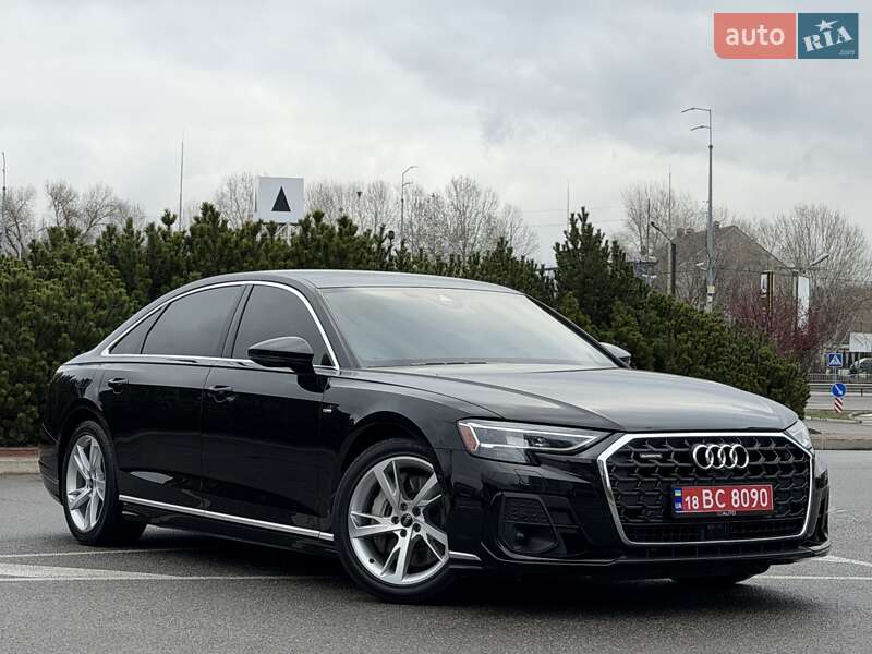 Седан Audi A8 2022 в Києві