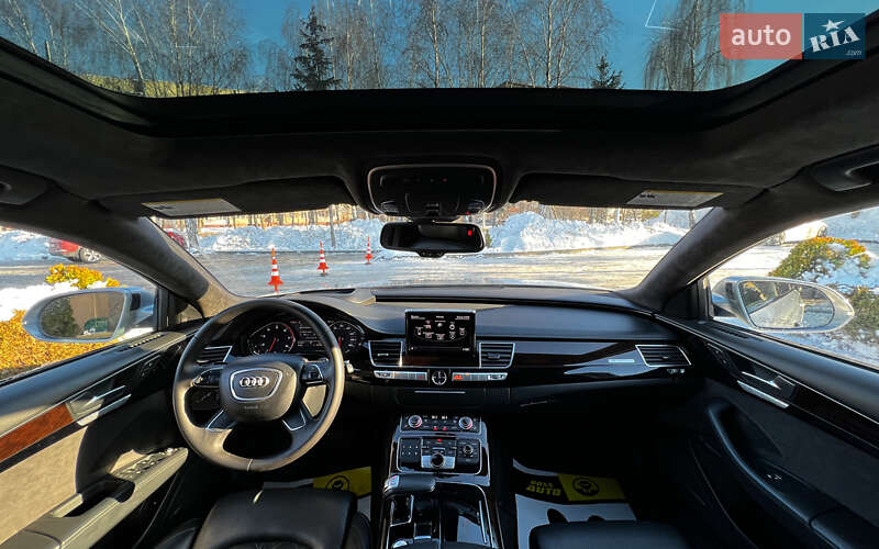Седан Audi A8 2017 в Львове