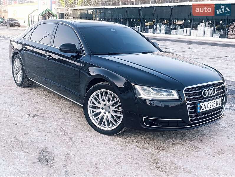 Седан Audi A8 2015 в Чернигове