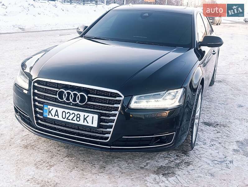 Седан Audi A8 2015 в Чернигове
