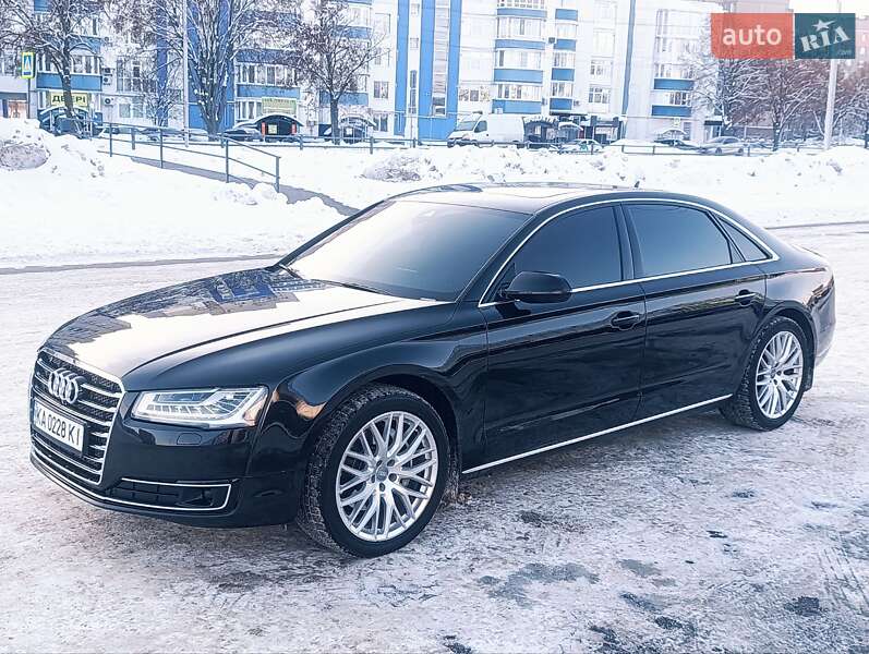 Седан Audi A8 2015 в Чернигове