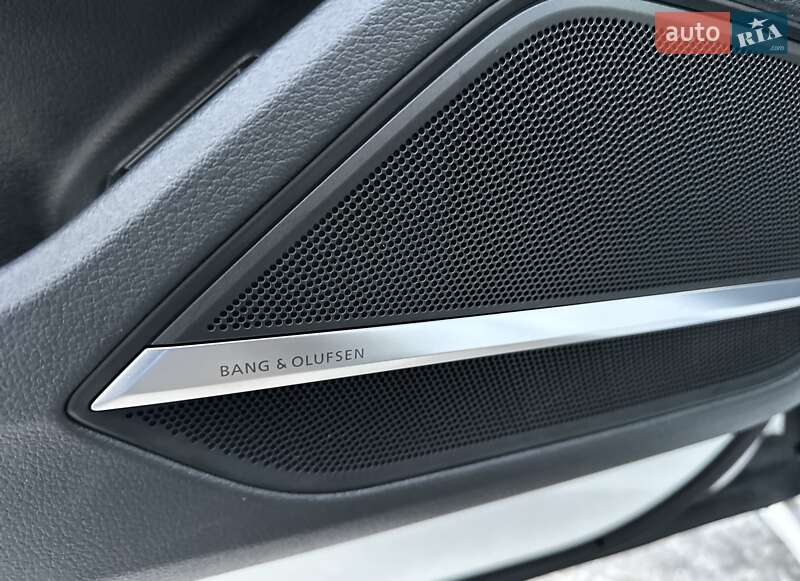 Седан Audi A8 2019 в Киеве