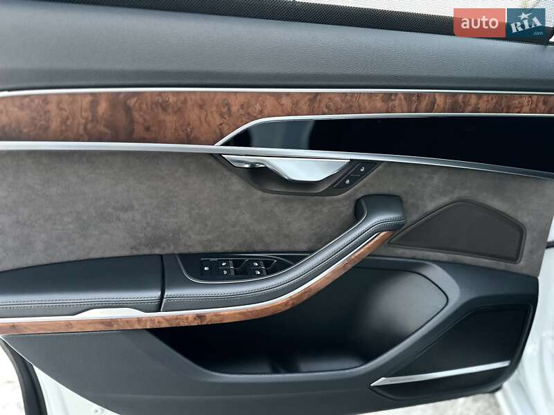 Седан Audi A8 2019 в Киеве