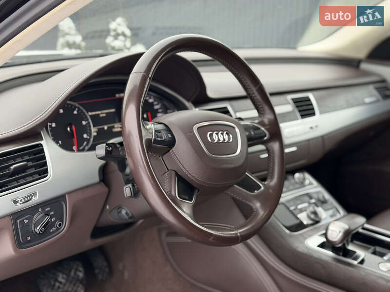 Седан Audi A8 2012 в Киеве