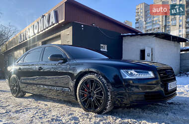 Седан Audi A8 2013 в Днепре