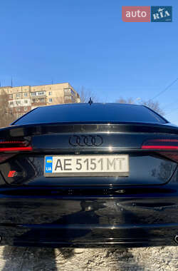 Седан Audi A8 2013 в Днепре