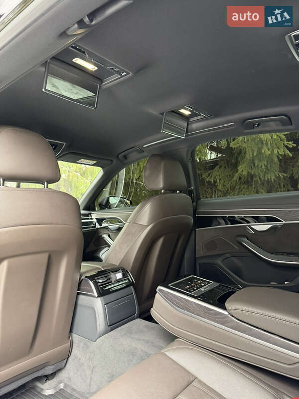 Седан Audi A8 2021 в Виннице