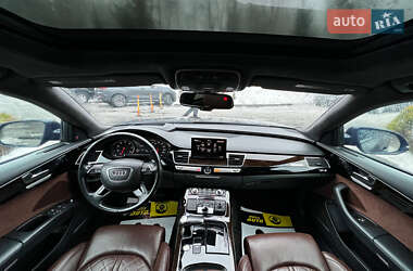 Седан Audi A8 2015 в Львове