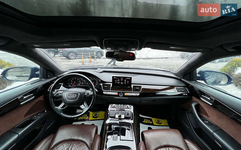 Седан Audi A8 2015 в Львове