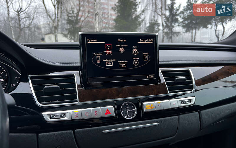 Седан Audi A8 2015 в Львове