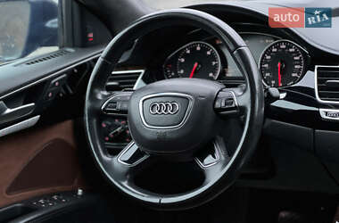 Седан Audi A8 2015 в Львове