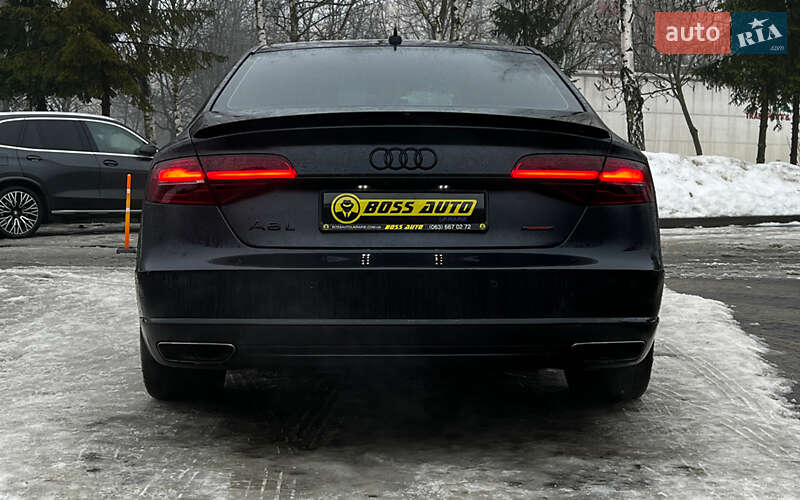Седан Audi A8 2015 в Львове