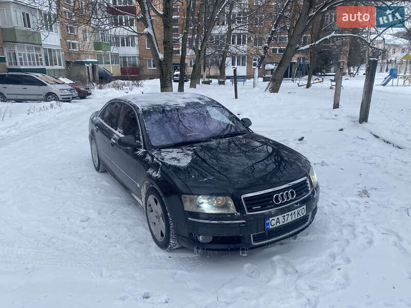 Седан Audi A8 2004 в Умані