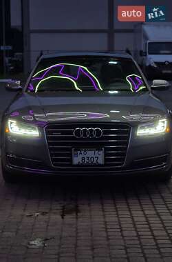 Седан Audi A8 2016 в Ужгороді