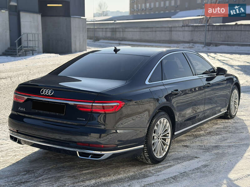 Седан Audi A8 2021 в Киеве
