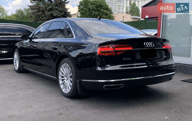Седан Audi A8 2015 в Киеве