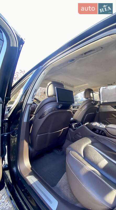 Седан Audi A8 2013 в Дніпрі