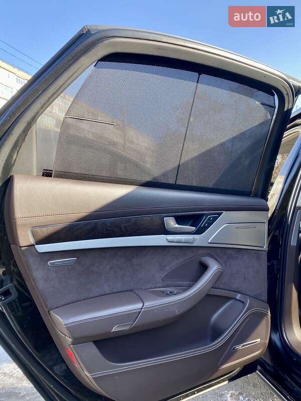 Седан Audi A8 2013 в Дніпрі