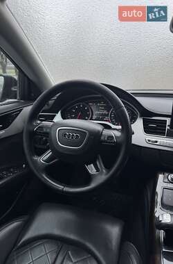 Седан Audi A8 2013 в Кривом Роге
