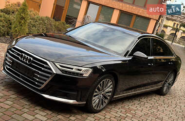 Седан Audi A8 2021 в Береговому
