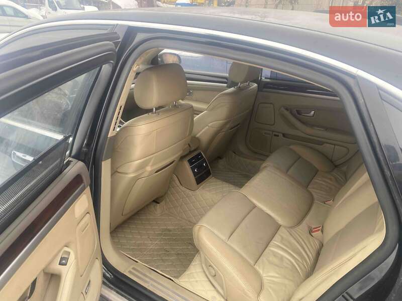 Седан Audi A8 2004 в Тернополе