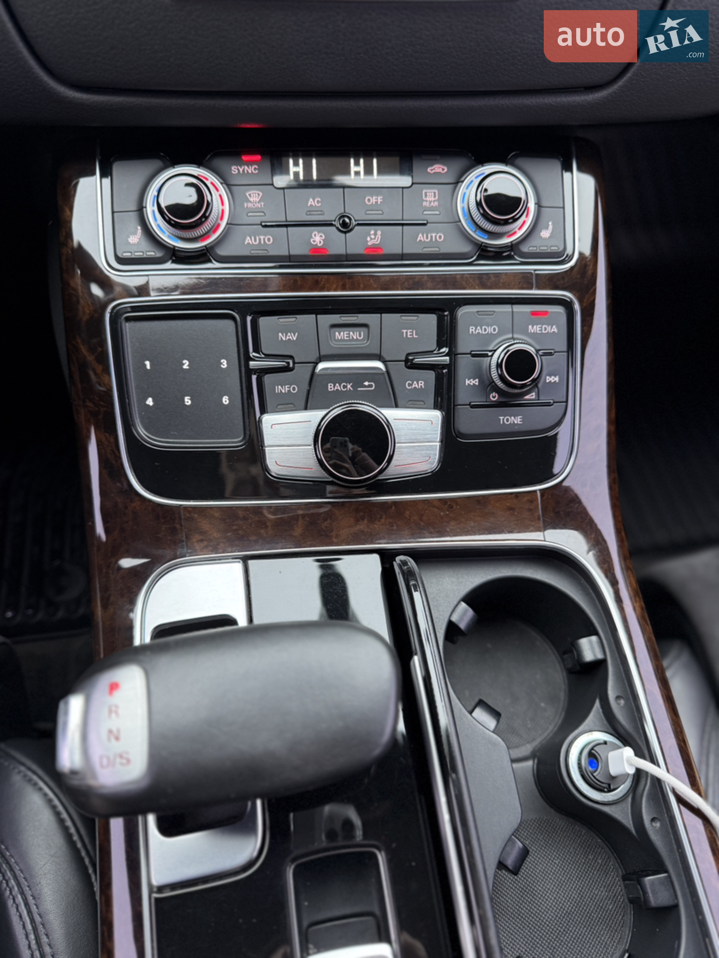 2011 Audi A8 - мініатюра 12