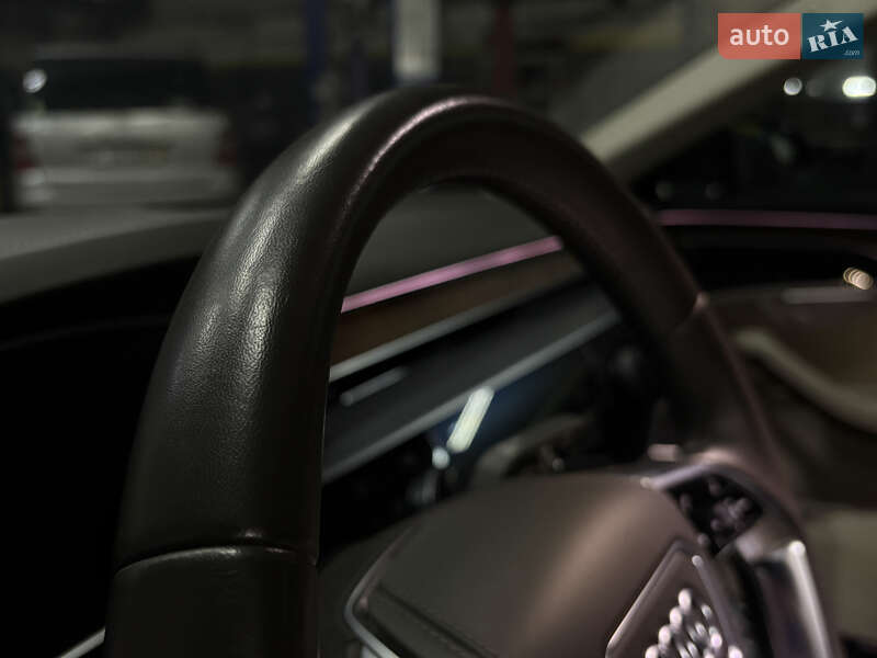 Седан Audi A8 2020 в Киеве