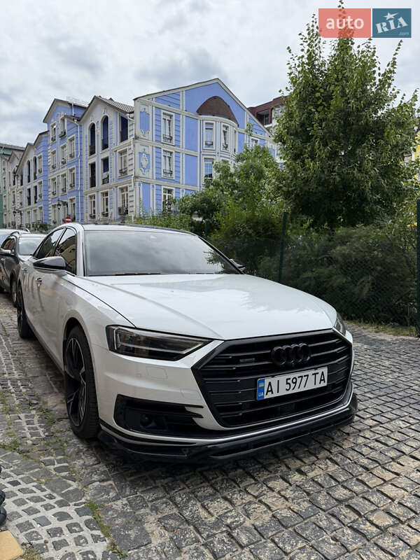 Седан Audi A8 2018 в Киеве