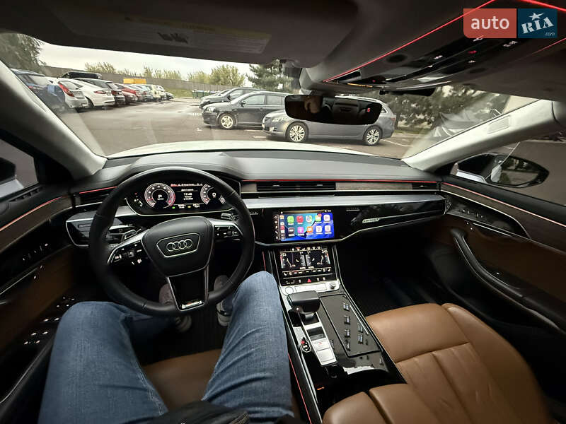 Седан Audi A8 2018 в Киеве
