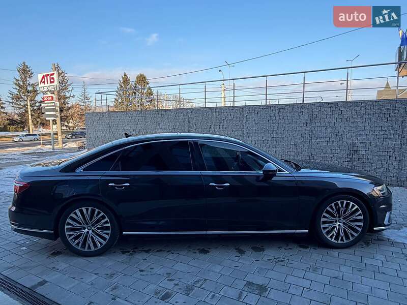 Седан Audi A8 2019 в Луцке