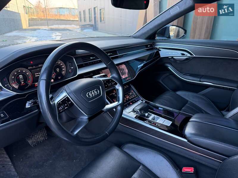 Седан Audi A8 2019 в Луцке