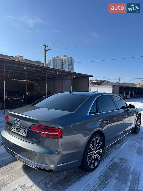 Седан Audi A8 2015 в Одесі