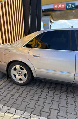 Седан Audi A8 2001 в Теребовле