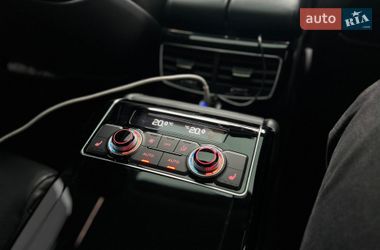 Седан Audi A8 2017 в Киеве