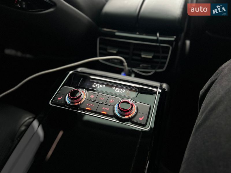 Седан Audi A8 2017 в Києві фото 34 Седан Audi A8 2017 в Києві