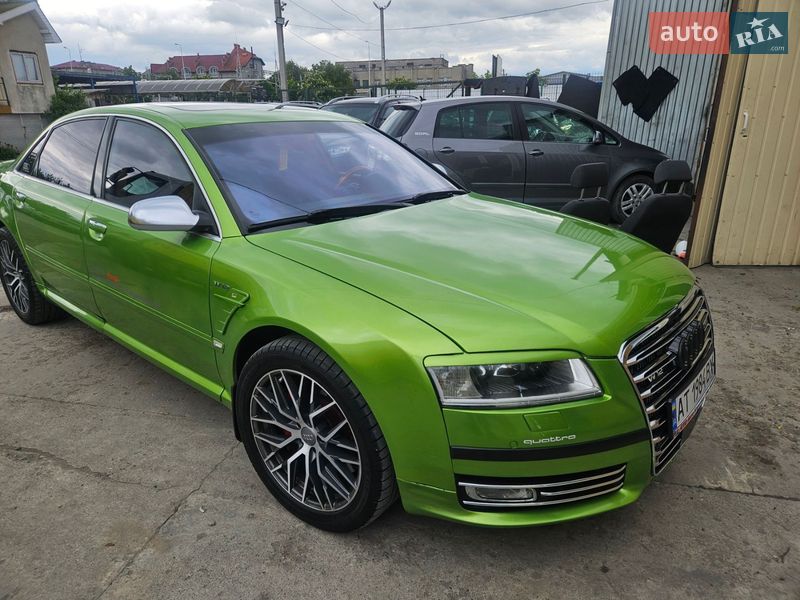 Седан Audi A8 2005 в Яремчі
