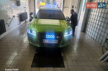 Седан Audi A8 2005 в Яремче