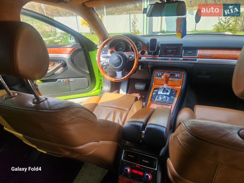 Седан Audi A8 2005 в Яремчі
