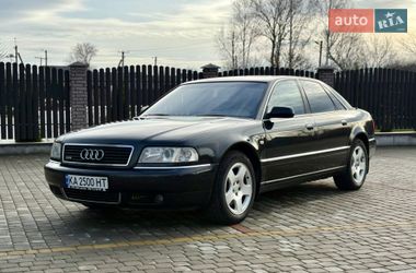 Седан Audi A8 2000 в Староконстантинове