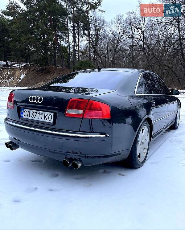 Седан Audi A8 2004 в Шишаки