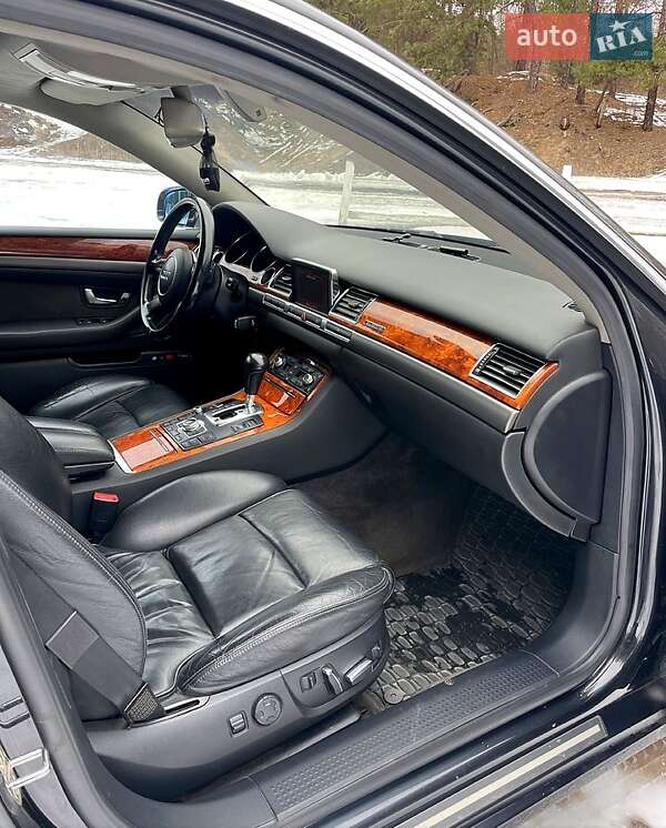 Седан Audi A8 2004 в Шишаки