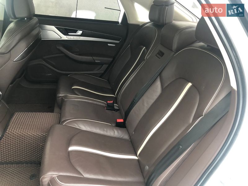 Седан Audi A8 2012 в Києві